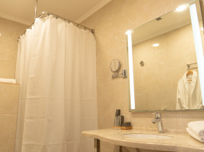 Отель Central City