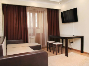 Vaz Vozle Aeroporta Flat