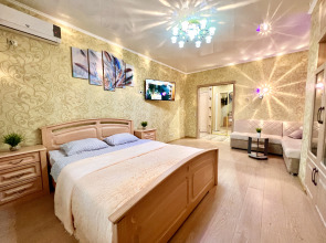 Апартаменты двухкомнатные в Центре Города на 5 этаже (рядом с набережной р. Волга)