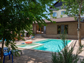 Nikos Guest House