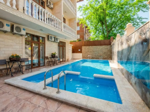 Hotel Adonis