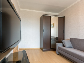 Апартаменты Гости Любят у метро Римская Бежевая