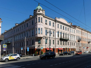 Квартира в стиле диско у Стрелки на Васильевском