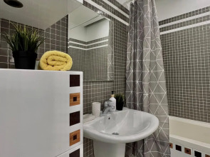 Апартаменты Уютная двухкомнатная квартира рядом с ЦУМом