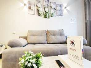 Super Kvartira Naprotiv Narymskogo Skvera Flat