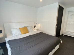 Апартаменты Серебрянический 17