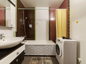 Апартаменты с 3 спальнями на Моисеенко 5 - 8 человек