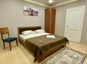 Lenina Studiya Apartments