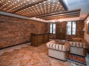 Maajid Hotel & Restaurant