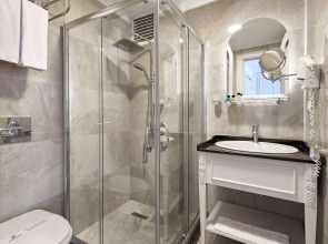 Albinas Hotel Old City