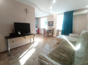 Uyutnaya trekhkomnatnaya na Tulaka Flat