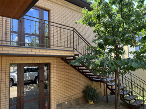 Частный Дом 120 2 Комнатный Этаж с Кухней