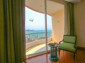 Отель Long Beach Garden Hotel & Pavilions