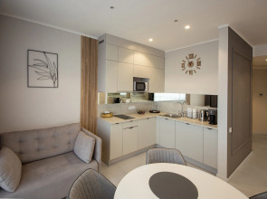 Апартаменты 4Кайф Kristall Apart с видом на море