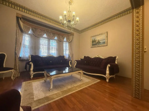Апартаменты 3BR Flat Old Style 4AC Terrace, Metro