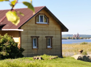 Vorobinoe Gnezdo KizhiBlizhe Private House