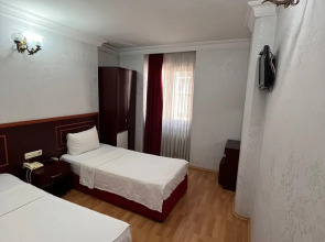 Отель Red White