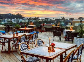 Отель Metadee Concept Hotel