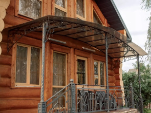 Brevenchaty V Tikhom Meste Chalet