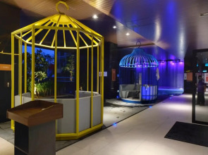 Апарт-отель Expressionz suites by iHost Global