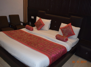 Trishul Hotel