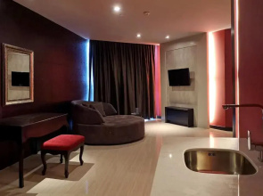 TSix5 Quarter Hotel