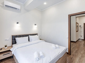 Апартаменты Гортензия Ирины Савельевой в парке с видом на горы