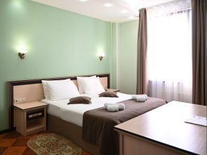 Отель Shine House
