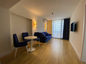 Dvuhkomnatnye s Vidom na More Orbi City Apartments