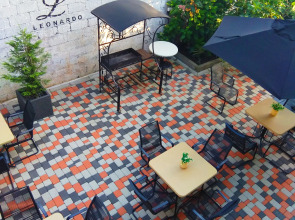 Отель Леонардо