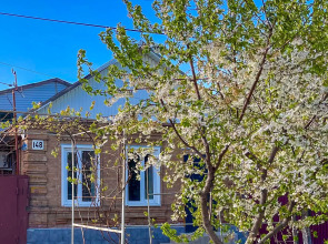 Апартаменты Двухкомнатные с двориком и парковкой