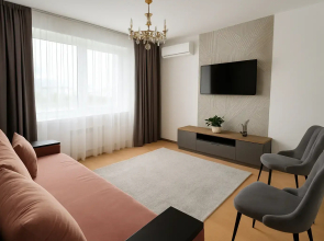 Dvuhkomnatnaya Kvartira v Tsentre S Vidom Na Gorod I Na Gory Apartments