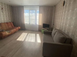 Na Prospekte Shakhterov 7 Flat