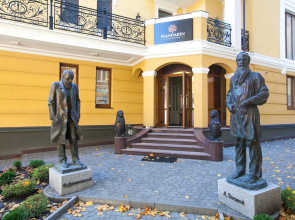 Mandarin Clubhouse Hotel