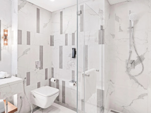 Holiday Inn Dubai al-Maktoum Airport, an IHG Hotel