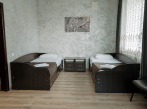 Отель Корона