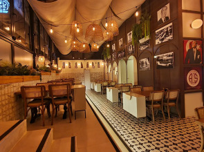 Отель Mic Royal