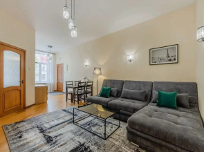 Апартаменты у Эрмитажа 12 гостей Б.Конюшенная 12