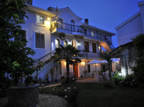 Rose Garden Hotel