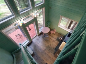 V Zavetakh Ilyicha S Goluboy Gostinoy Private house