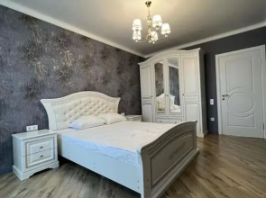Na Ulitse Komsomolskoy 33 Flat