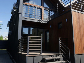 Luchshiy Burn House V Gorode Private house