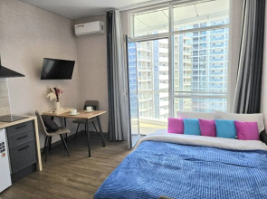 Slavno v Zhk Sun Hills na 8 Etazhe dlya Dvoikh Apartments