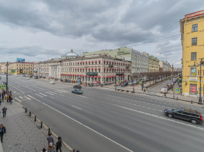 Апартаменты с Видом на Невский