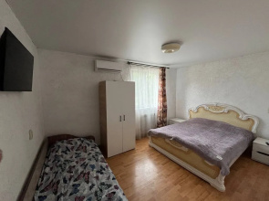 Na Primorskoy 53 Private House