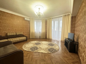 Квартира на проспекте Петра I 121