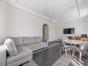 Апартаменты на улице Коммуны 2