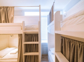 Хостел Изба