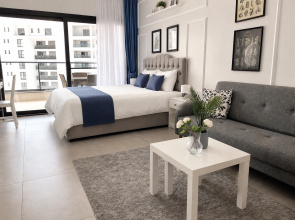 S Vidom Na More Caesar Blue Allegria 67 Studiya Apartments