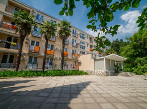 Kurortny Hotel Atelika Karasan 2**